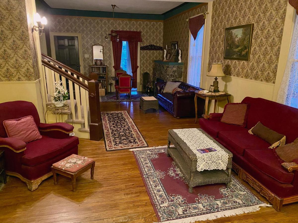 Pansy'S Parlor Bed & Breakfast 골든 외부 사진