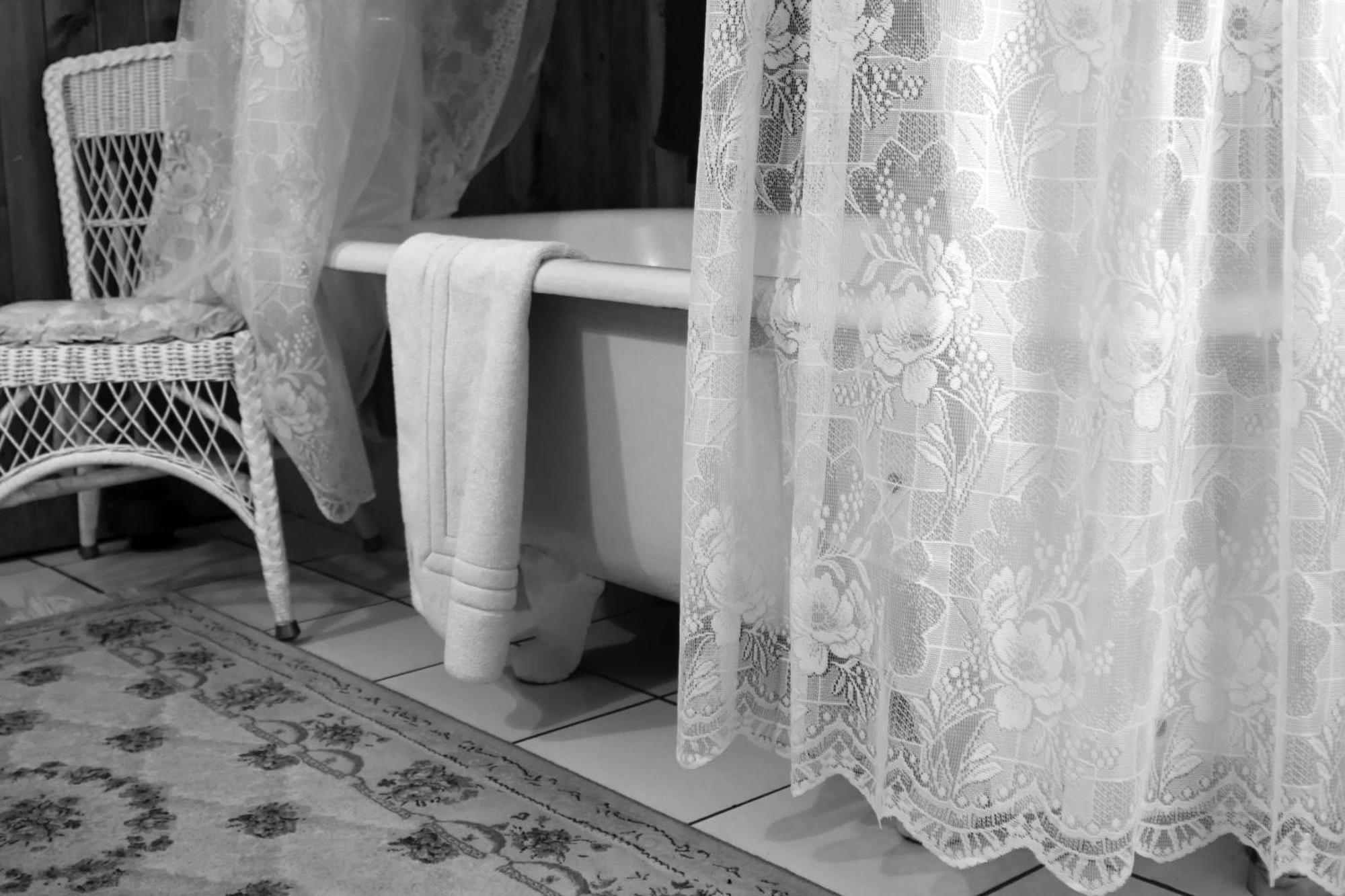 Pansy'S Parlor Bed & Breakfast 골든 외부 사진