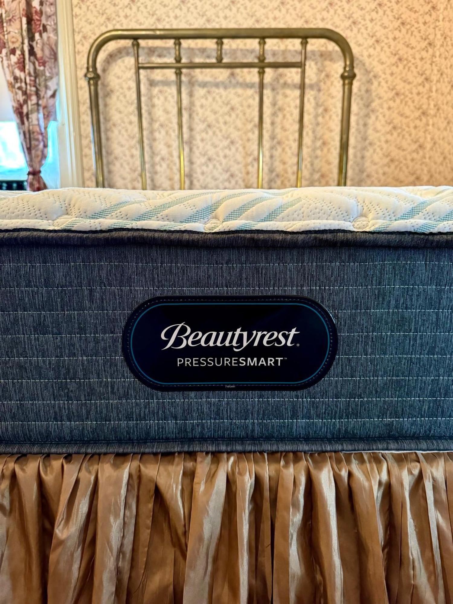 Pansy'S Parlor Bed & Breakfast 골든 외부 사진